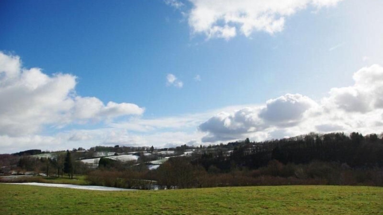 Photo of Outdoor in Singles