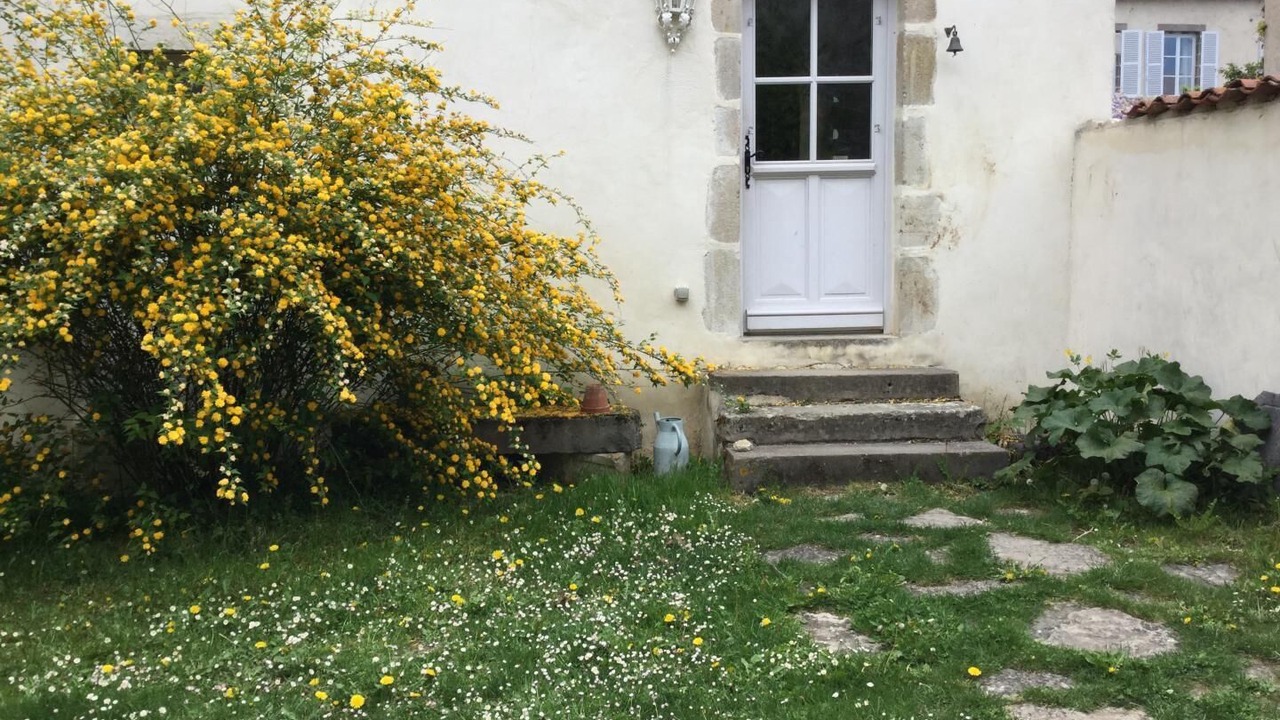 Photo of Outdoor in Artonne