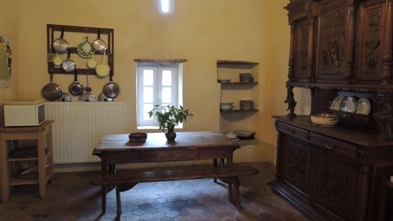 Photo of Others in Artonne