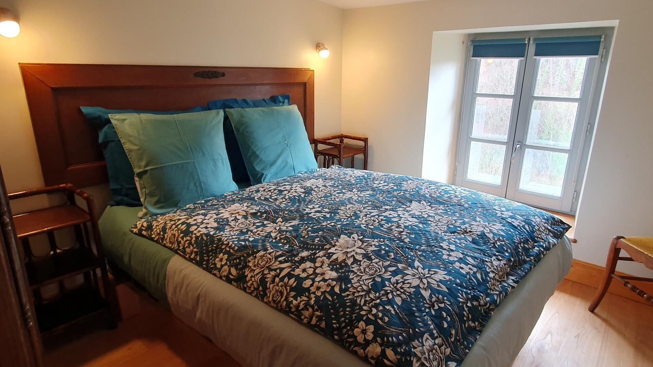Photo of Bedroom in Saint-Saturnin