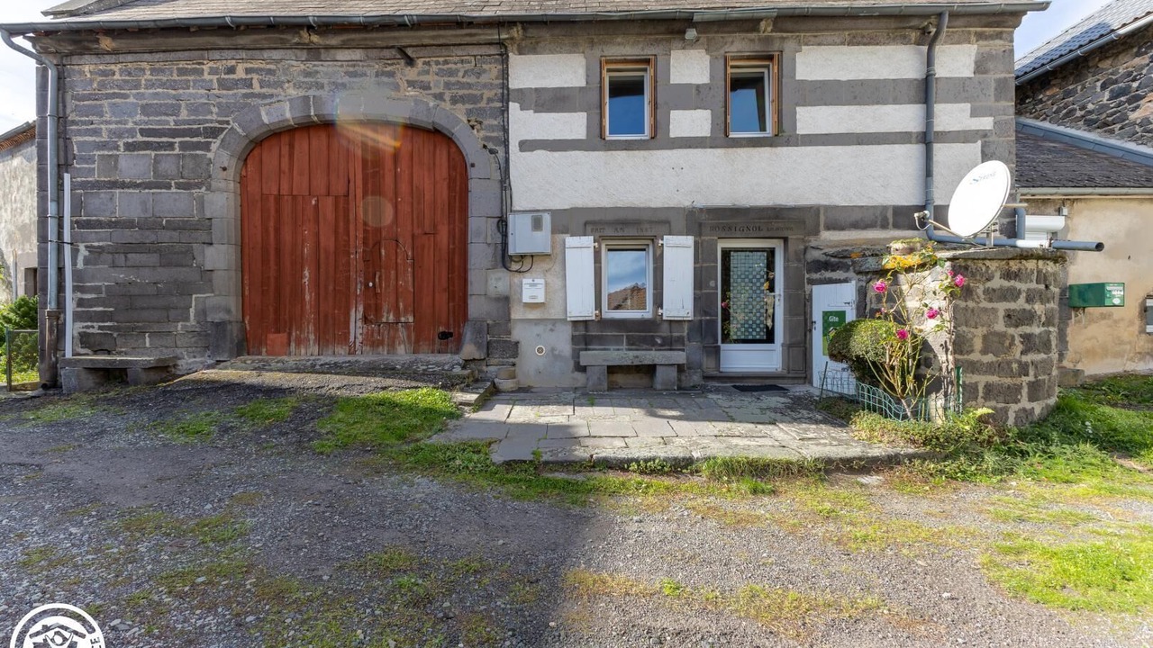 Photo of Outdoor in Charbonnieres-les-Varennes