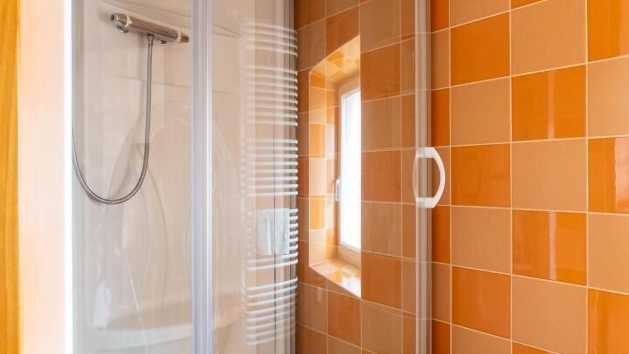 Photo of Bathroom in Charbonnieres-les-Varennes