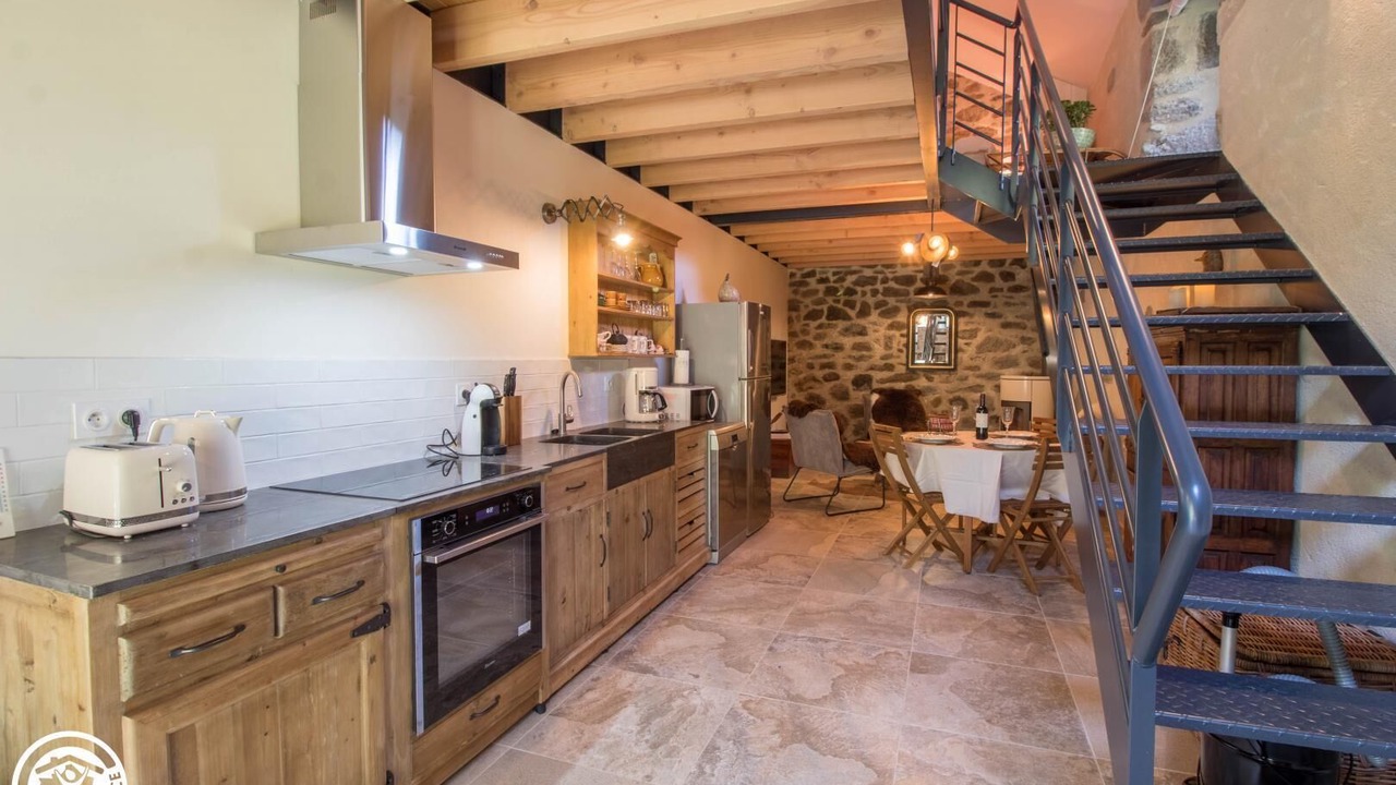 Photo of Kitchen in Chambon-sur-Lac