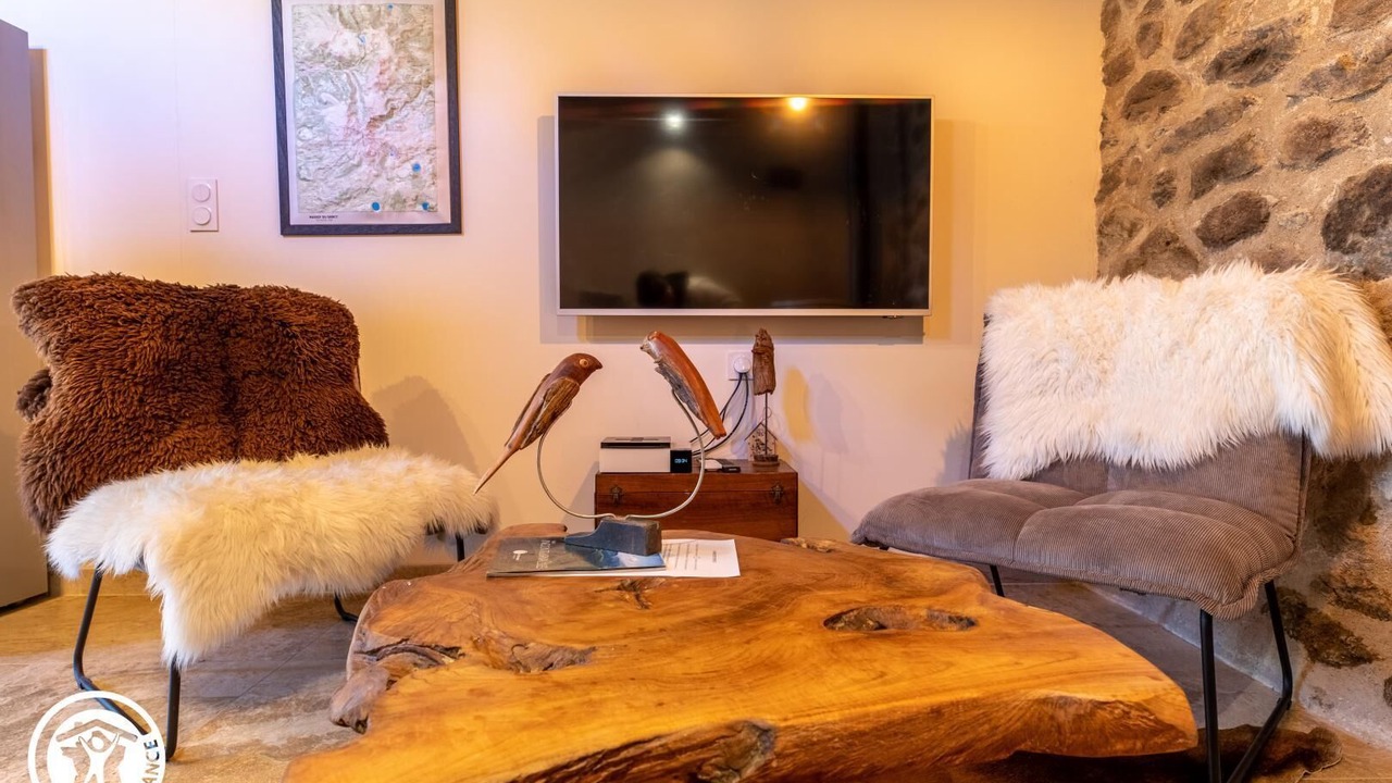 Photo of Livingroom in Chambon-sur-Lac