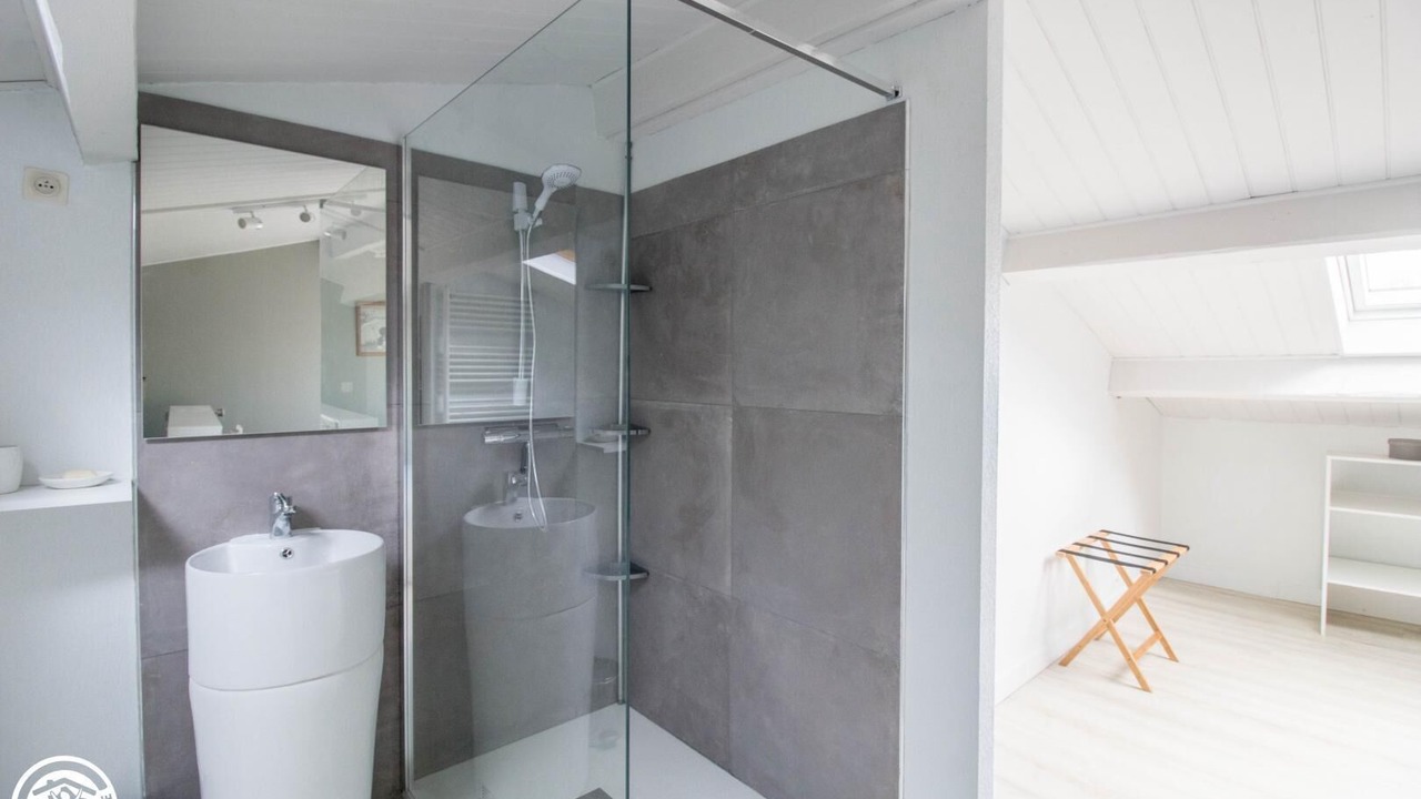 Photo of Bathroom in Volvic