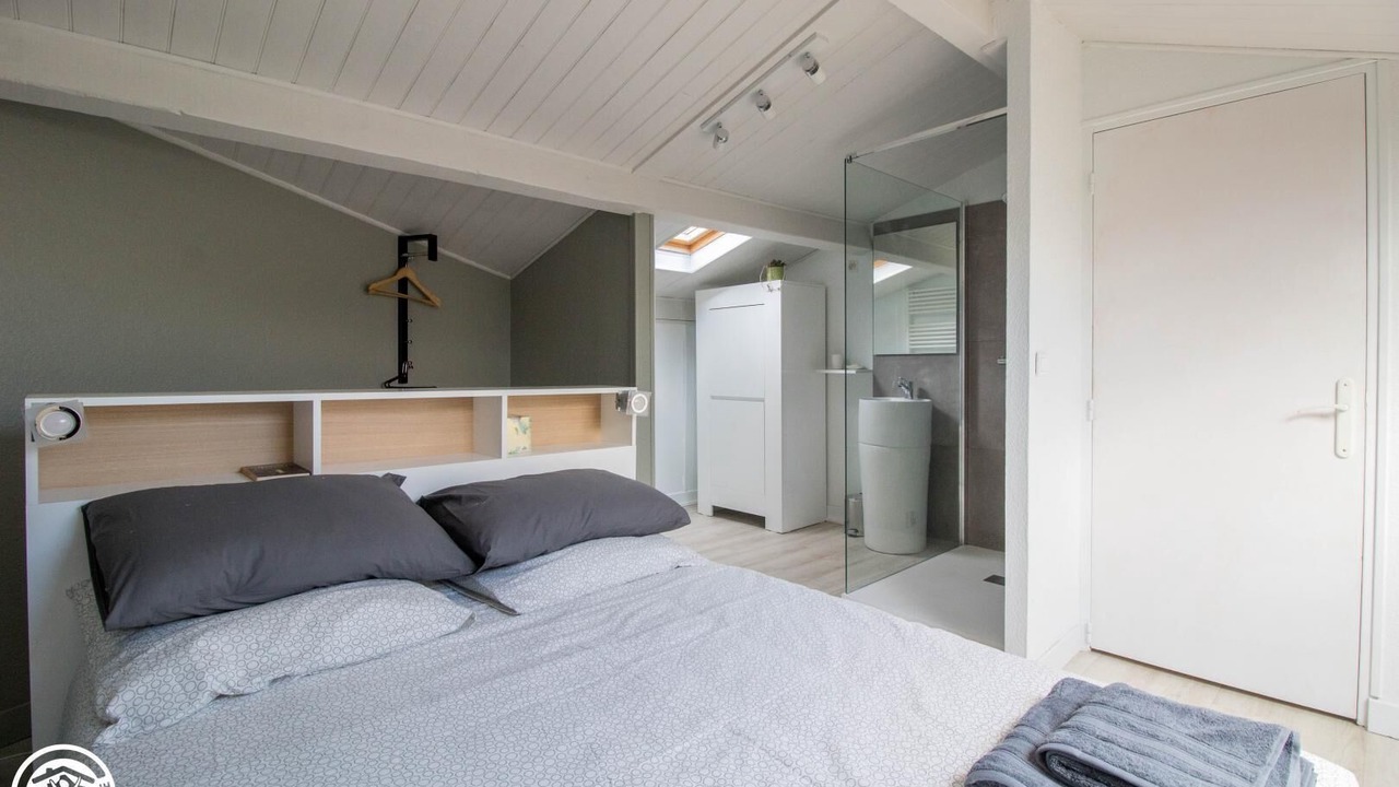 Photo of Bedroom in Volvic