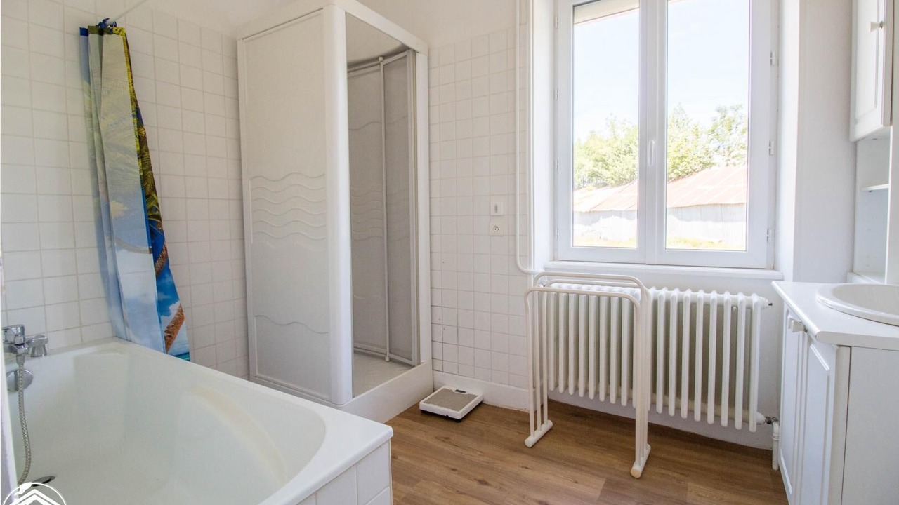 Photo of Bathroom in Aveze