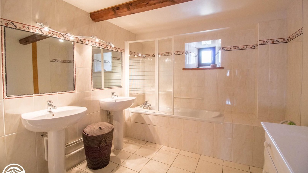 Photo of Bathroom in Tauves