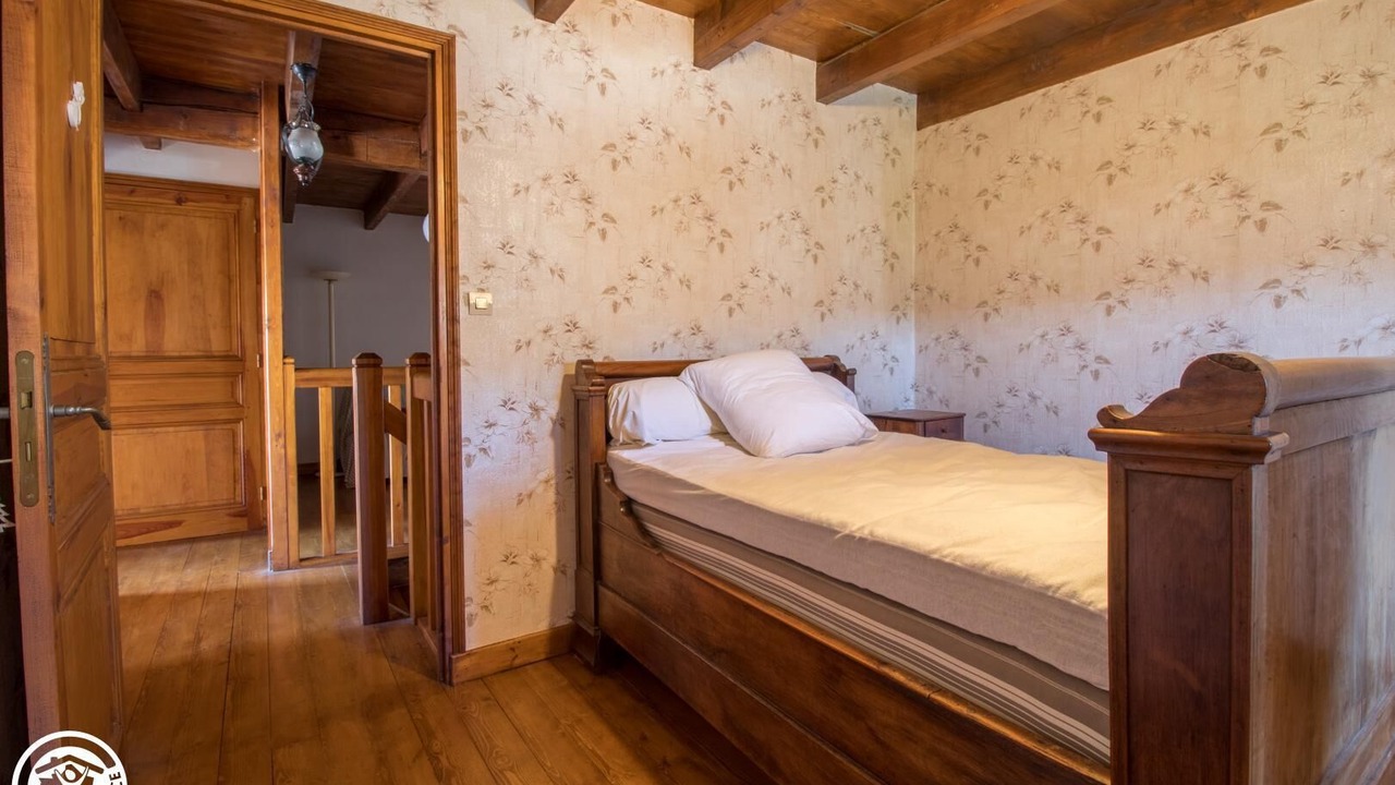 Photo of Bedroom in Saint-Romain