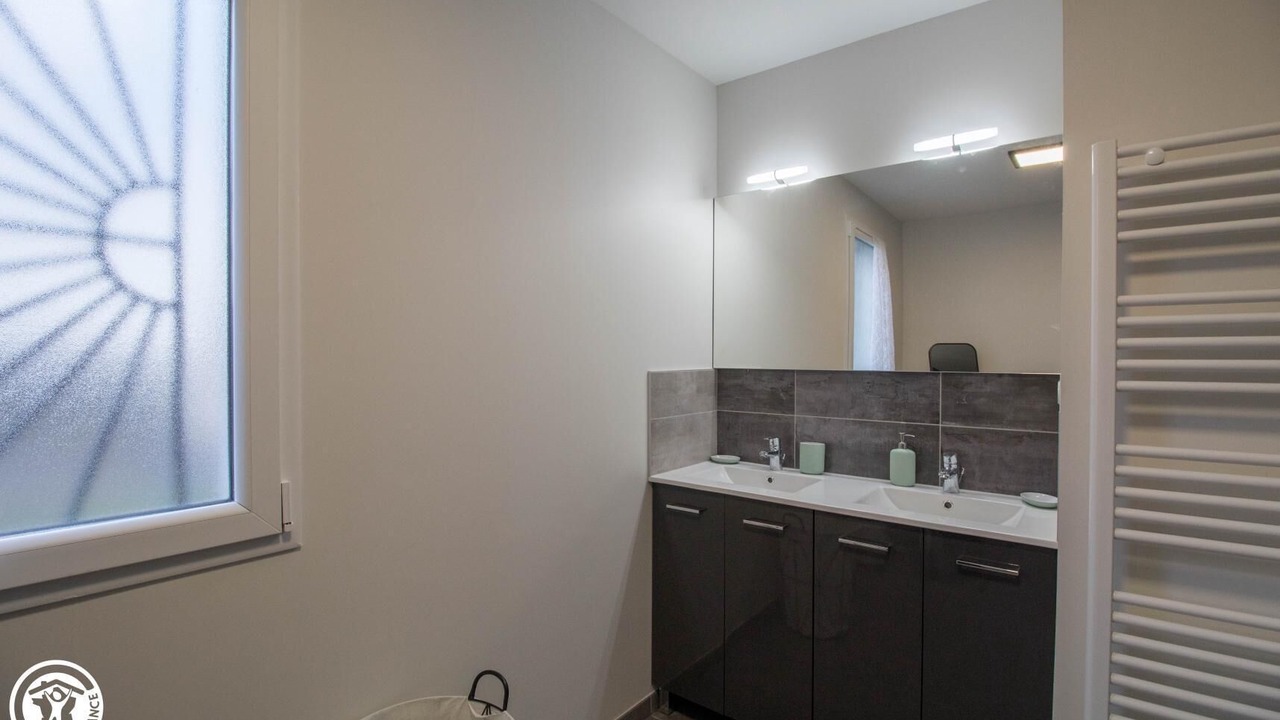 Photo of Bathroom in Saint-Pierre-Roche