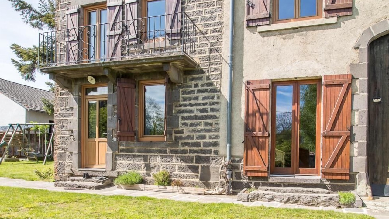 Photo of Outdoor in Charbonnieres-les-Varennes