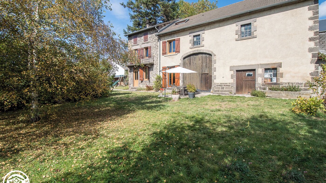 Photo of Outdoor in Charbonnieres-les-Varennes