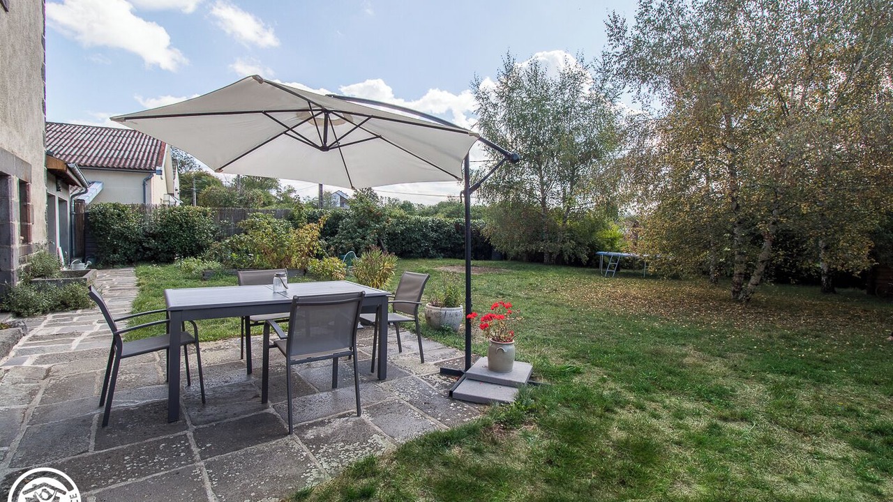 Photo of Outdoor in Charbonnieres-les-Varennes