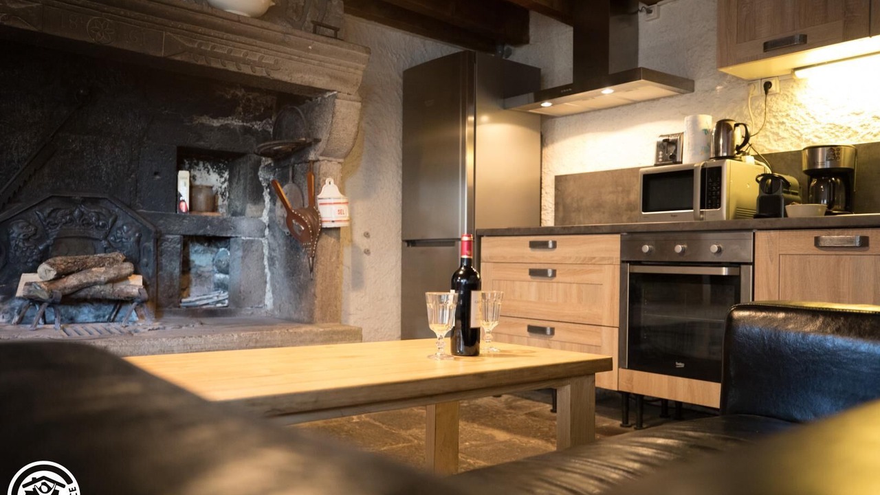 Photo of Kitchen in Chambon-sur-Lac