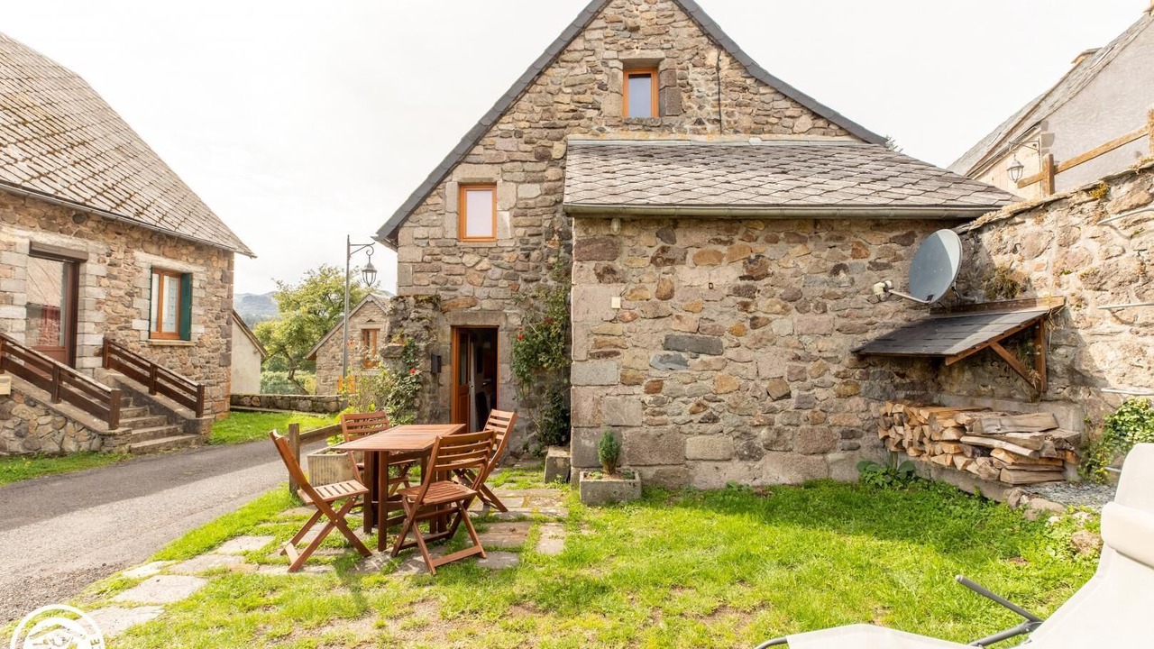 Photo of Outdoor in Chambon-sur-Lac