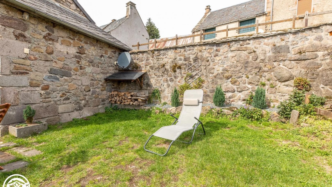Photo of Outdoor in Chambon-sur-Lac