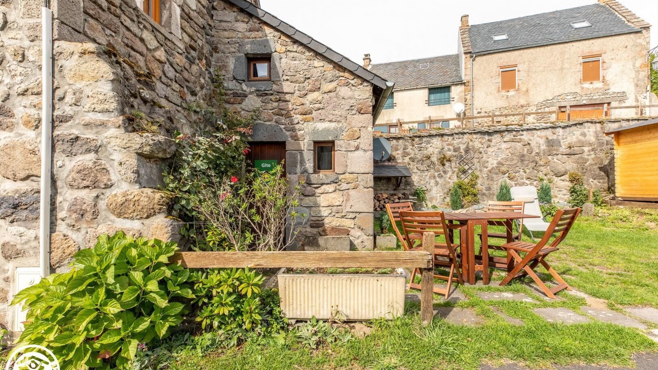 Photo of Outdoor in Chambon-sur-Lac