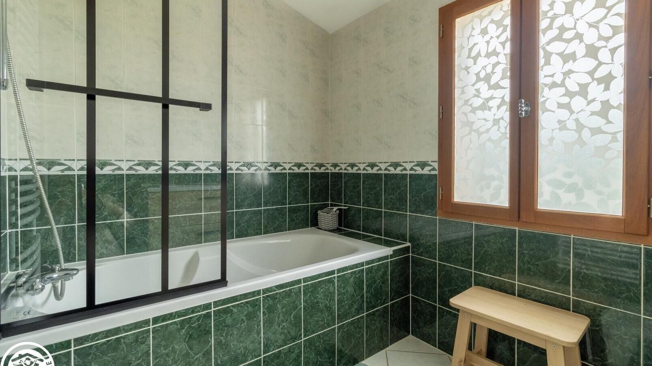Photo of Bathroom in Thuret