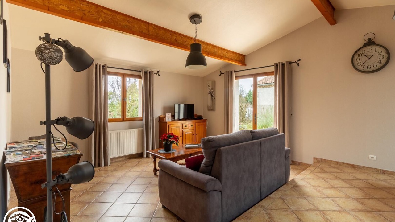 Photo of Livingroom in Thuret