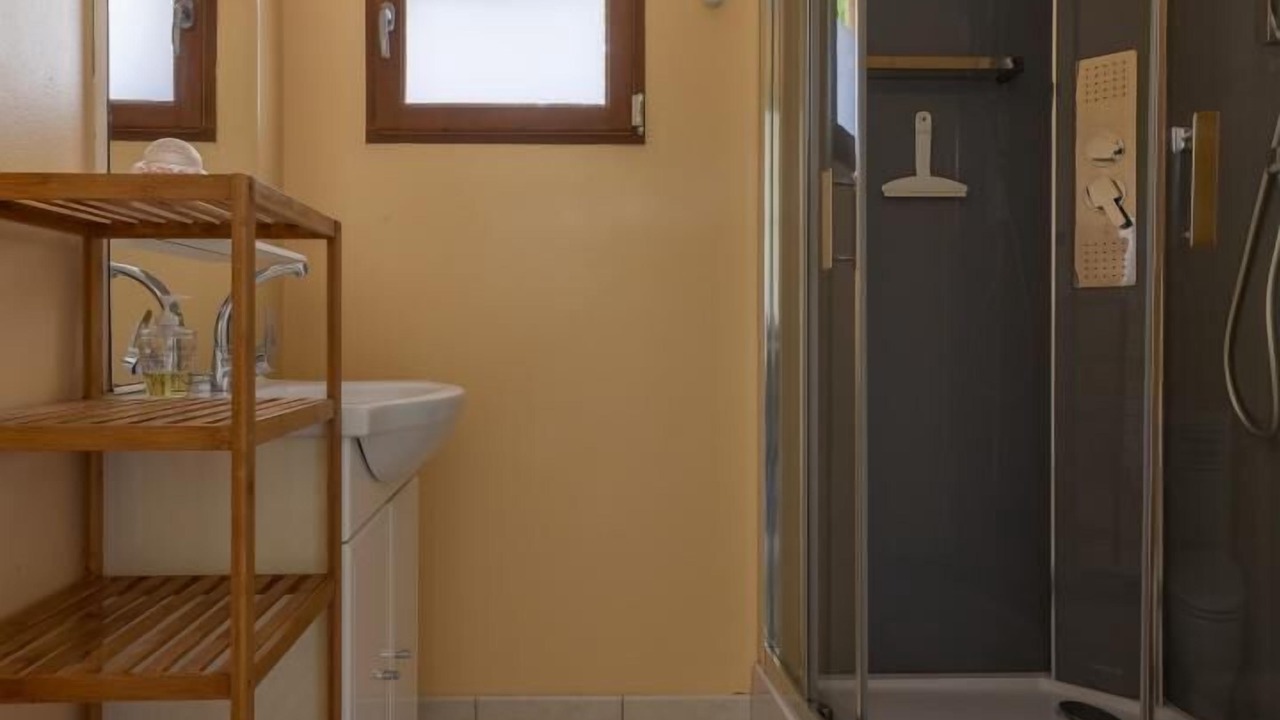 Photo of Bathroom in Mirefleurs