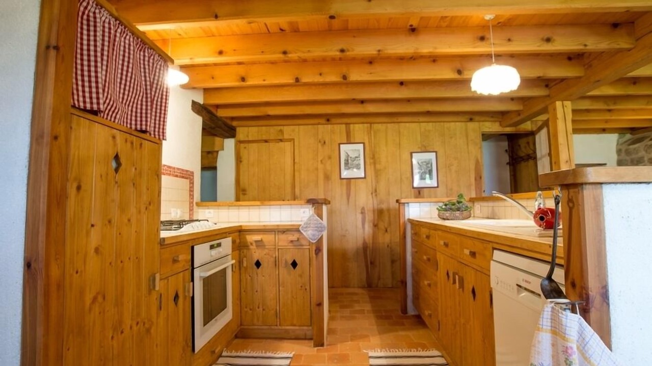 Photo of Kitchen in Saint-Romain