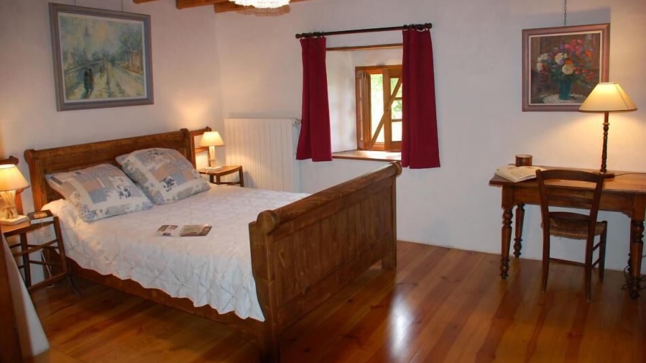 Photo of Bedroom in Saint-Romain