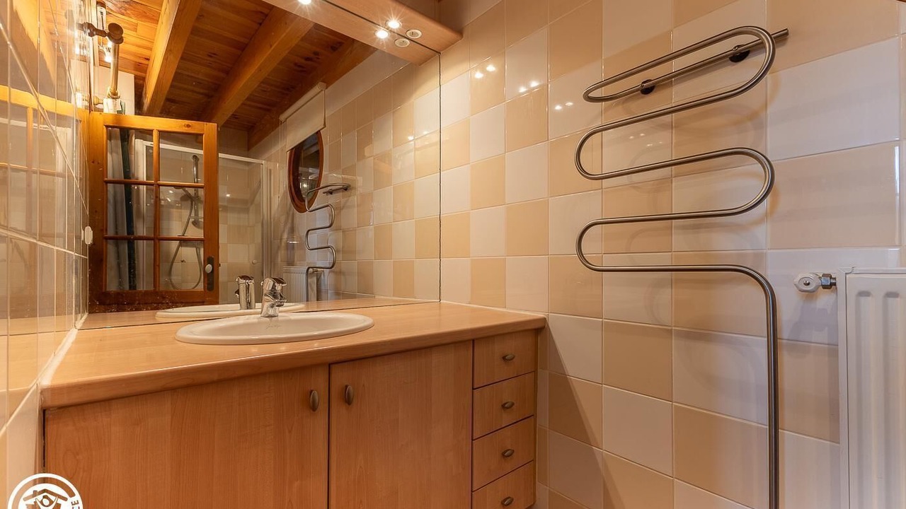 Photo of Bathroom in Echandelys