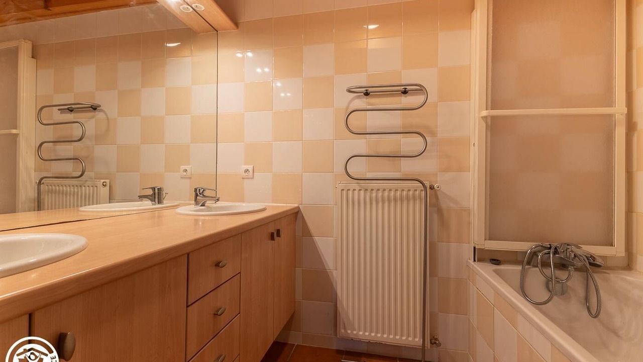 Photo of Bathroom in Echandelys