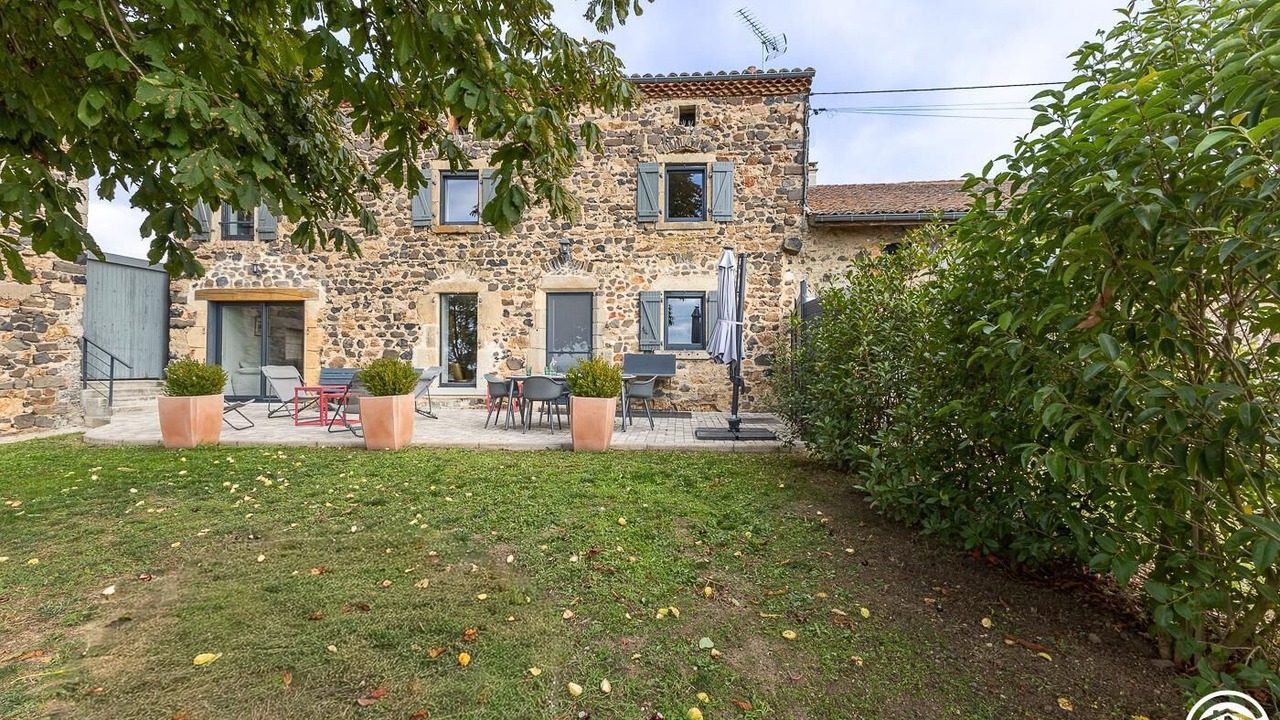 Photo of Outdoor in Usson