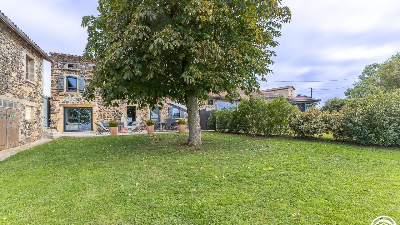 Photo of Outdoor in Usson