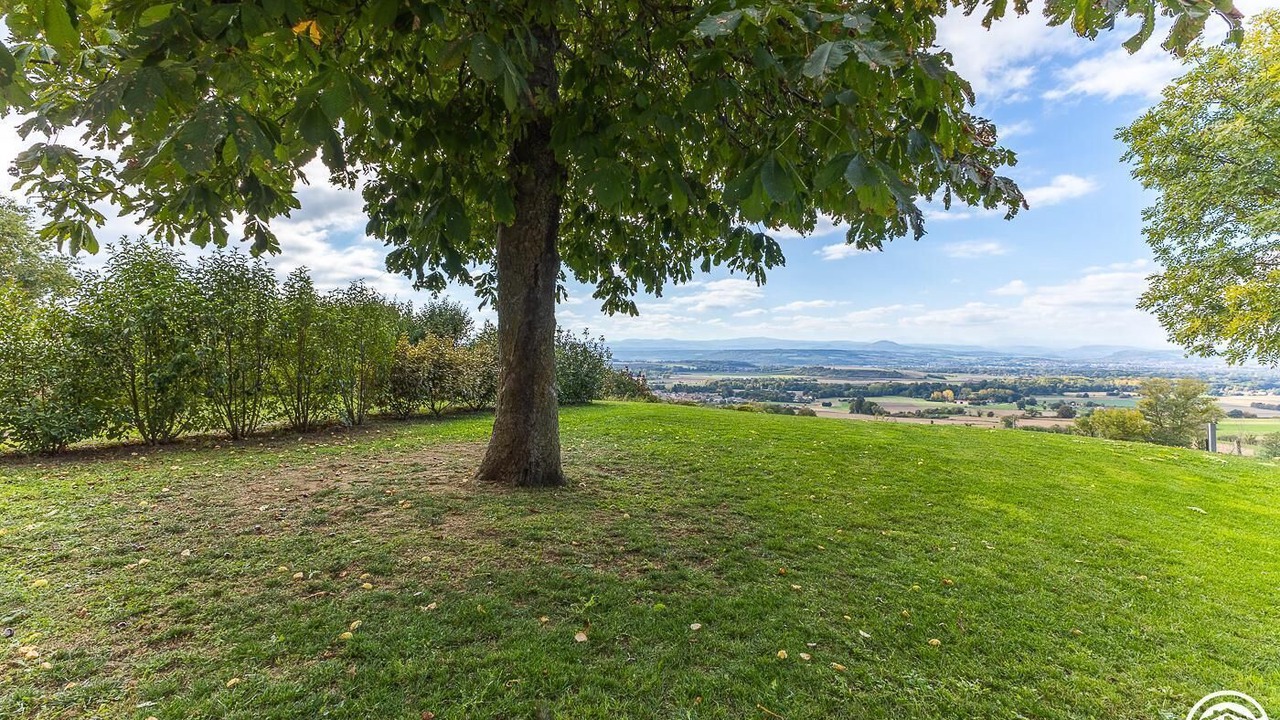 Photo of Outdoor in Usson