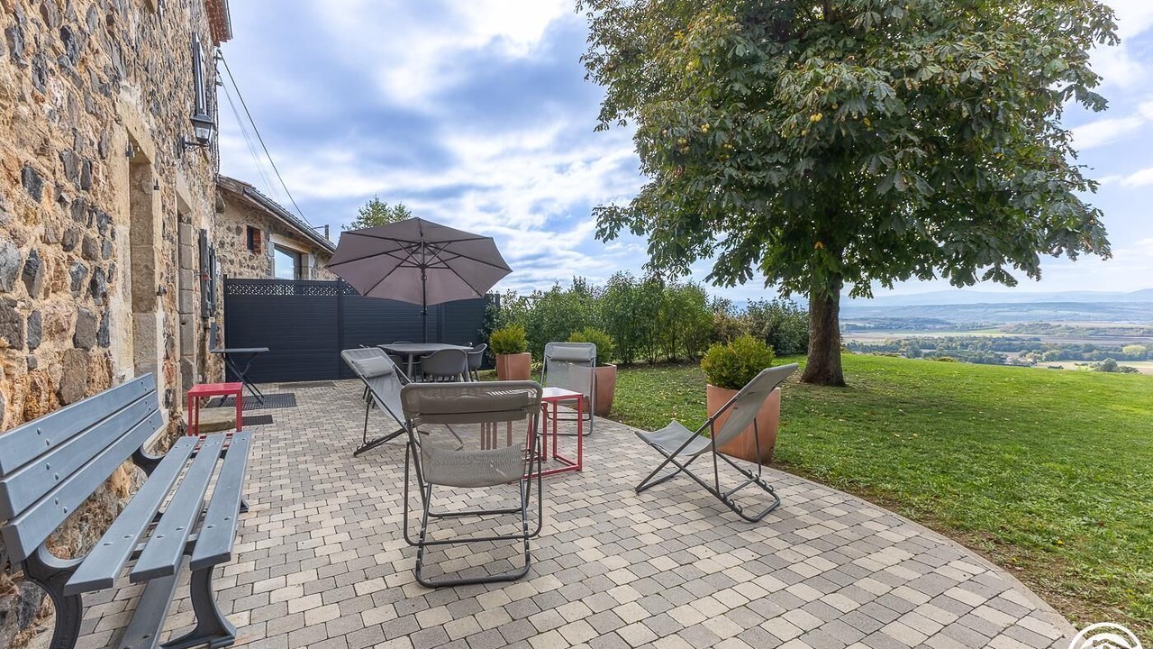 Photo of Outdoor in Usson