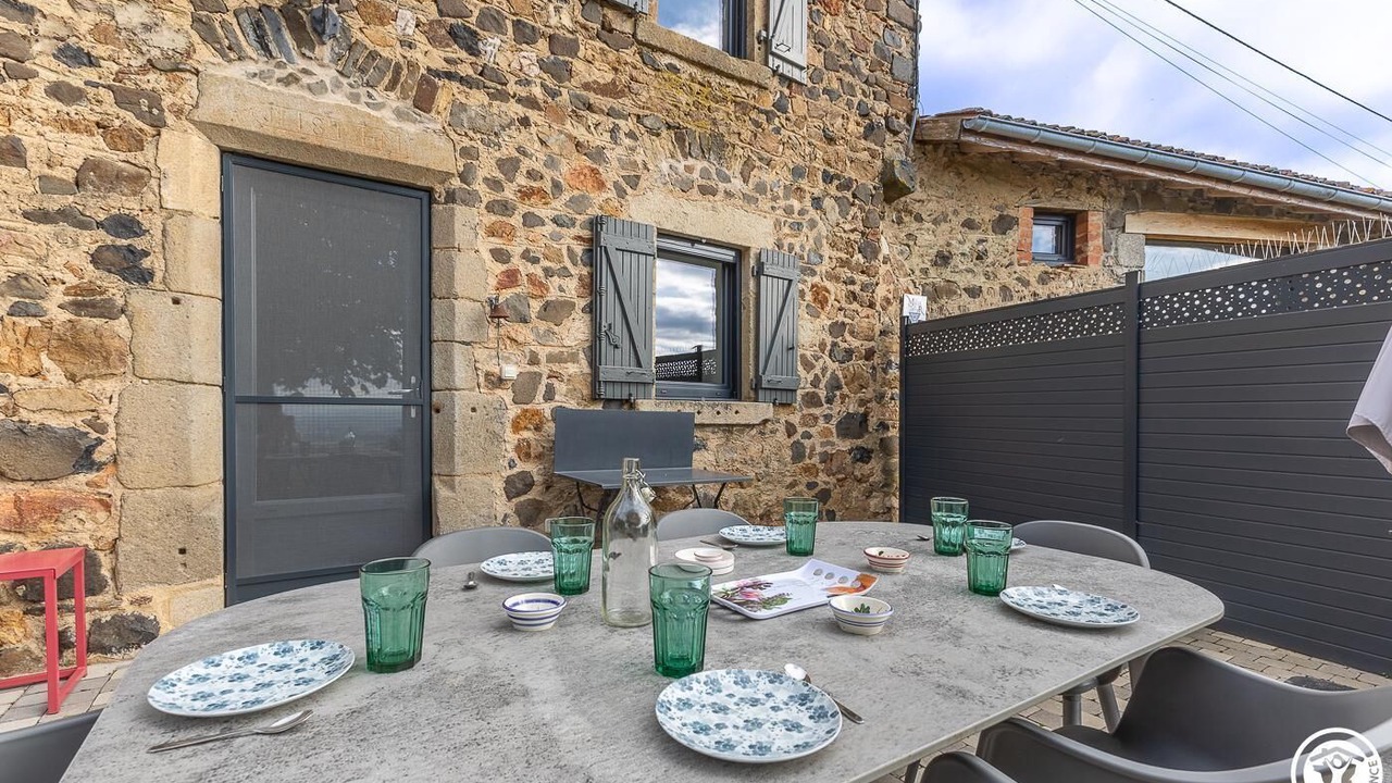 Photo of Outdoor in Usson