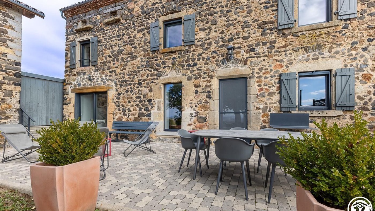 Photo of Outdoor in Usson