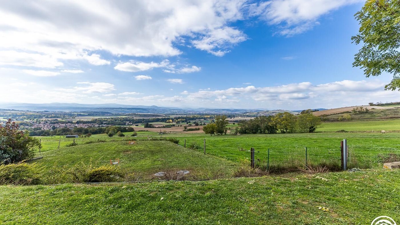 Photo of Others in Usson