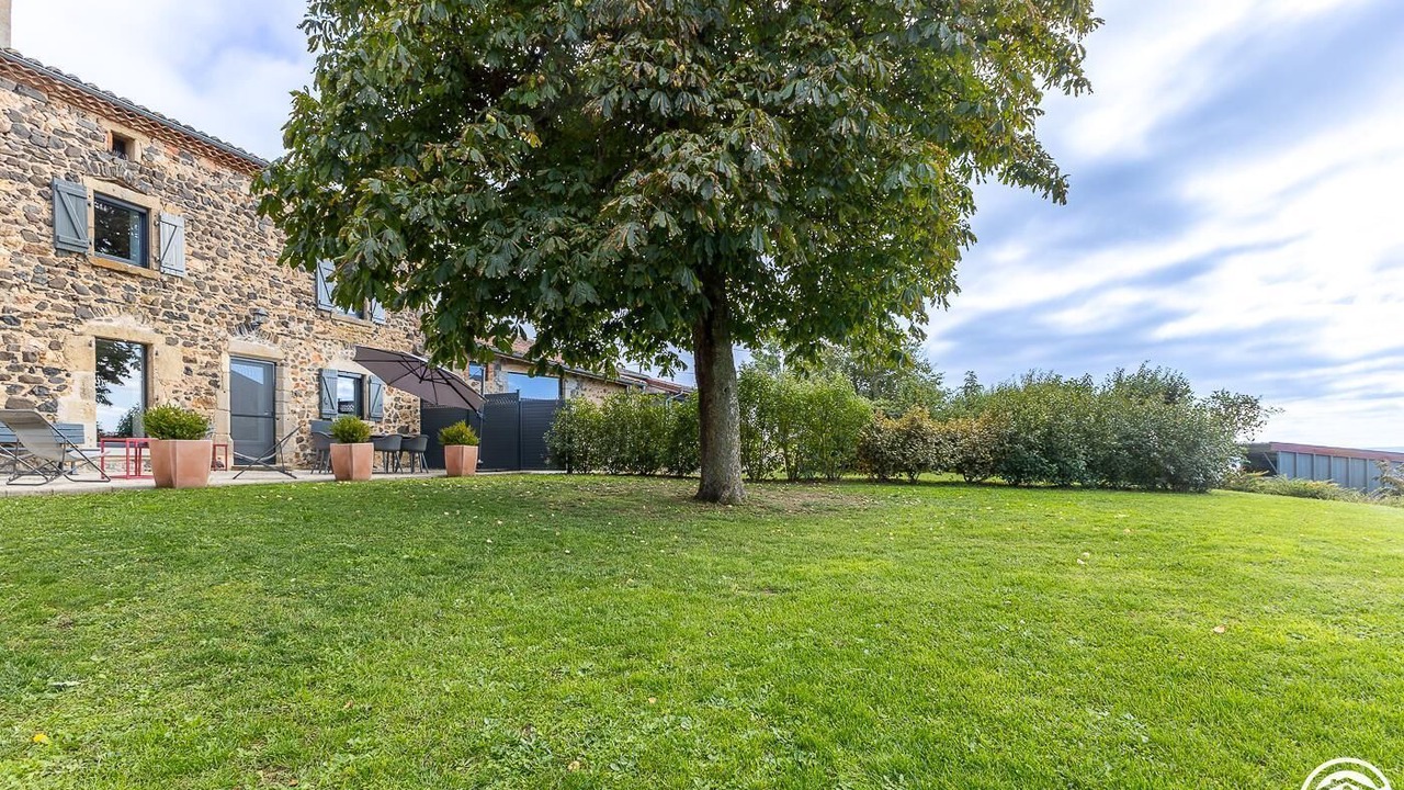 Photo of Patio Balcony in Usson