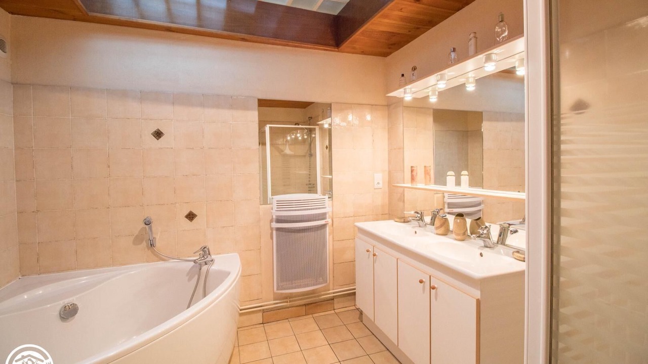 Photo of Bathroom in Cros