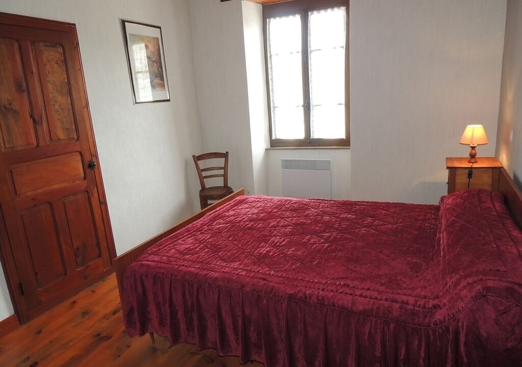 Photo of Bedroom in Miremont