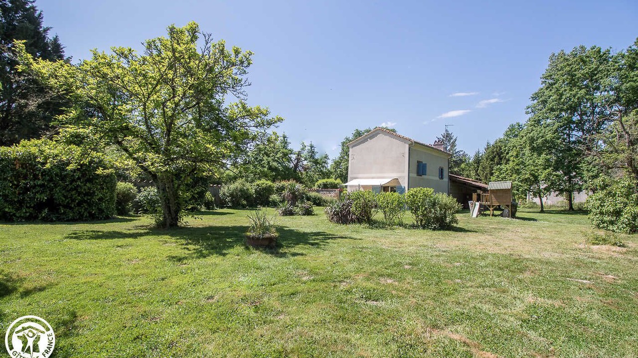 Photo of Outdoor in Bort-l'Etang