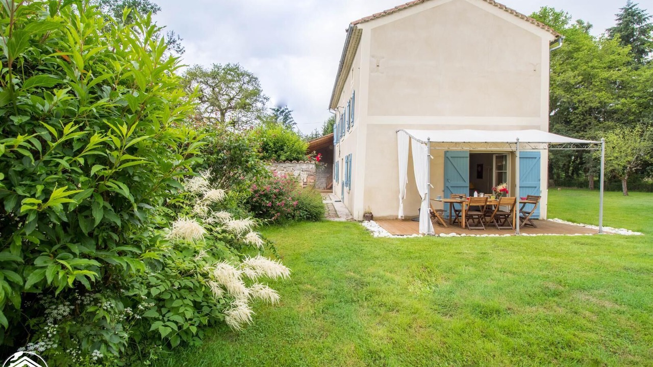 Photo of Outdoor in Bort-l'Etang