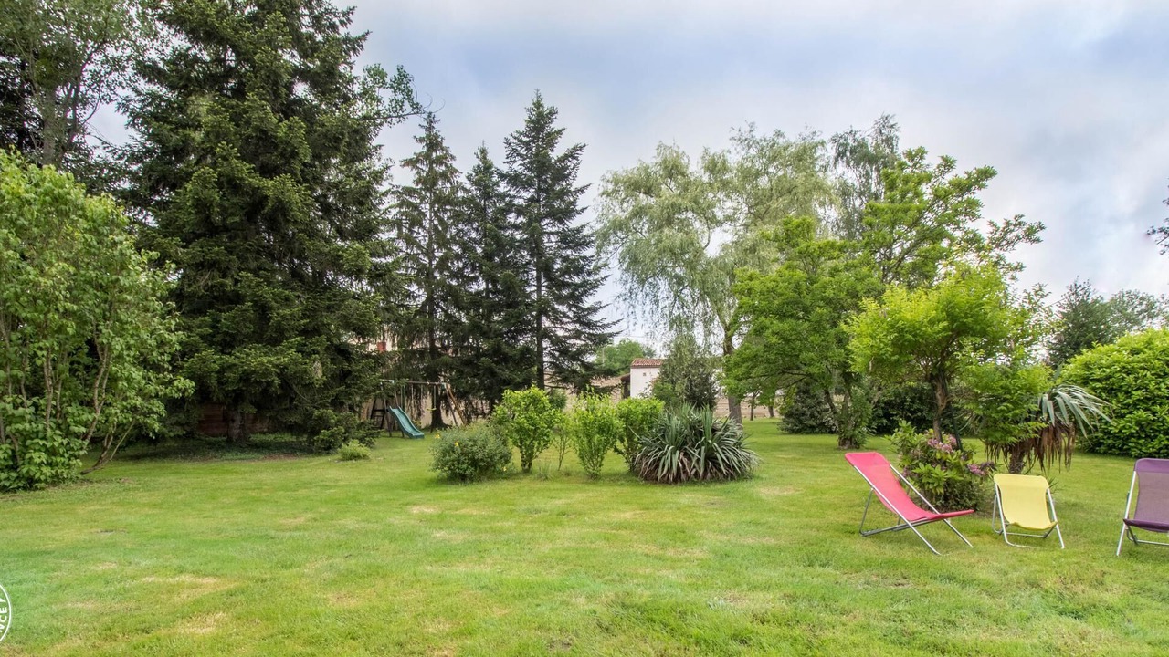 Photo of Outdoor in Bort-l'Etang
