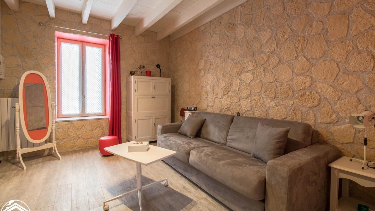 Photo of Livingroom in Charbonnieres-les-Varennes