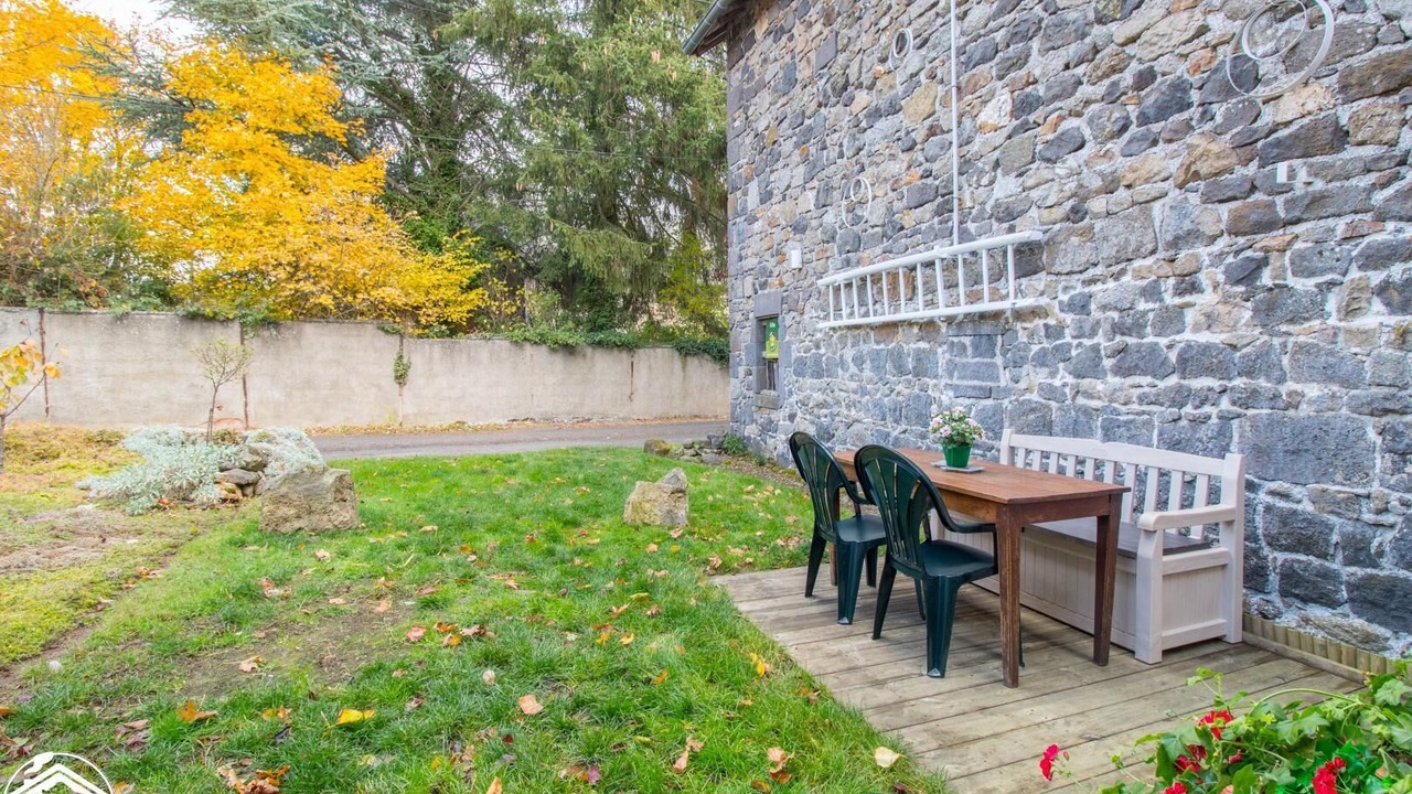 Photo of Outdoor in Charbonnieres-les-Varennes