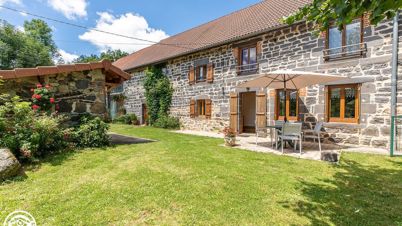 Photo of Outdoor in Charbonnieres-les-Varennes