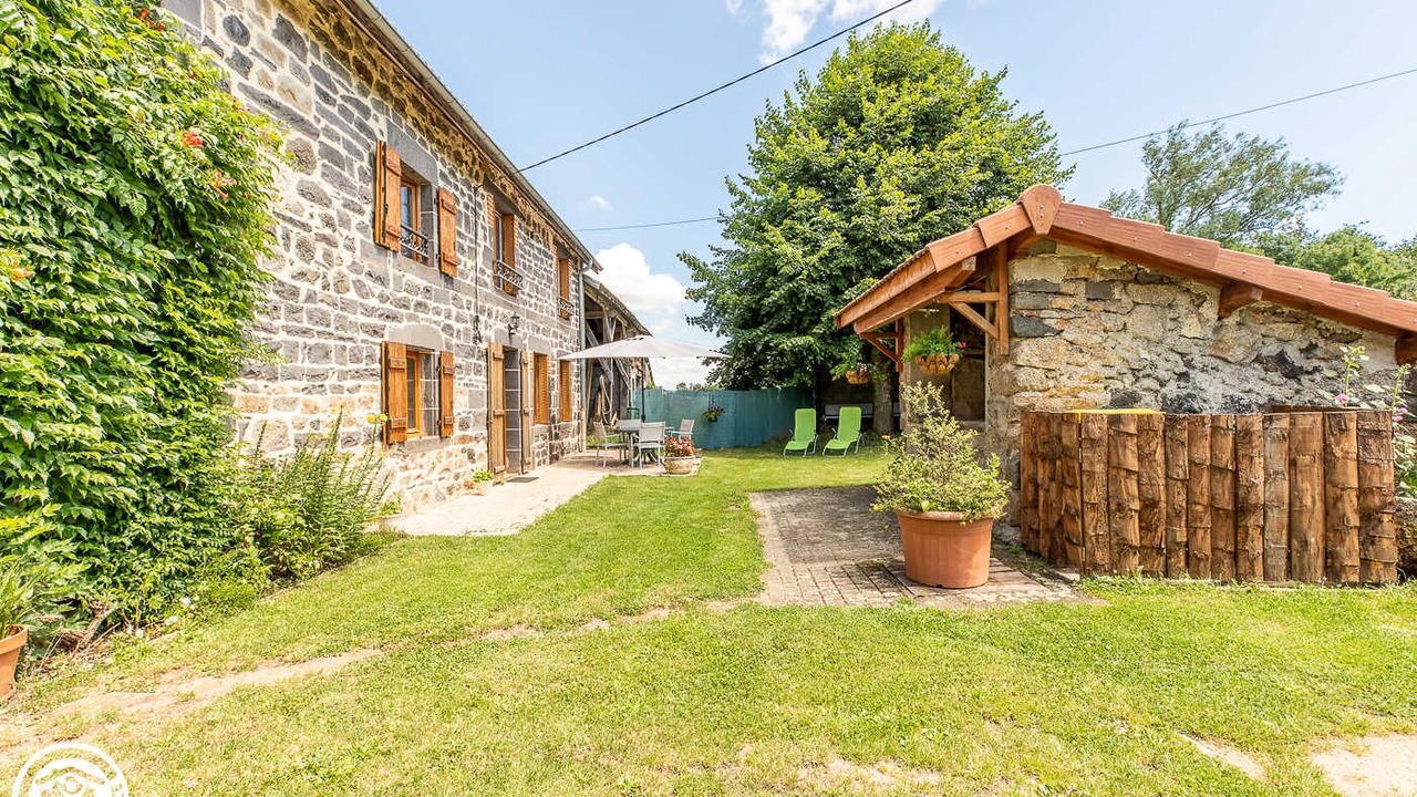 Photo of Outdoor in Charbonnieres-les-Varennes