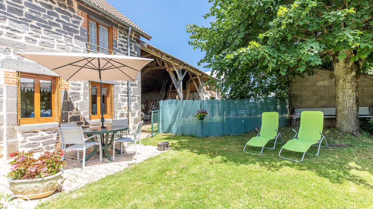 Photo of Outdoor in Charbonnieres-les-Varennes