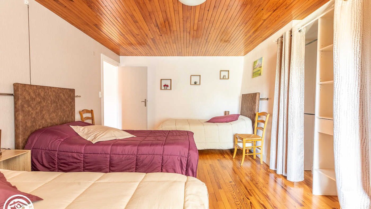 Photo of Bedroom in Charbonnieres-les-Varennes