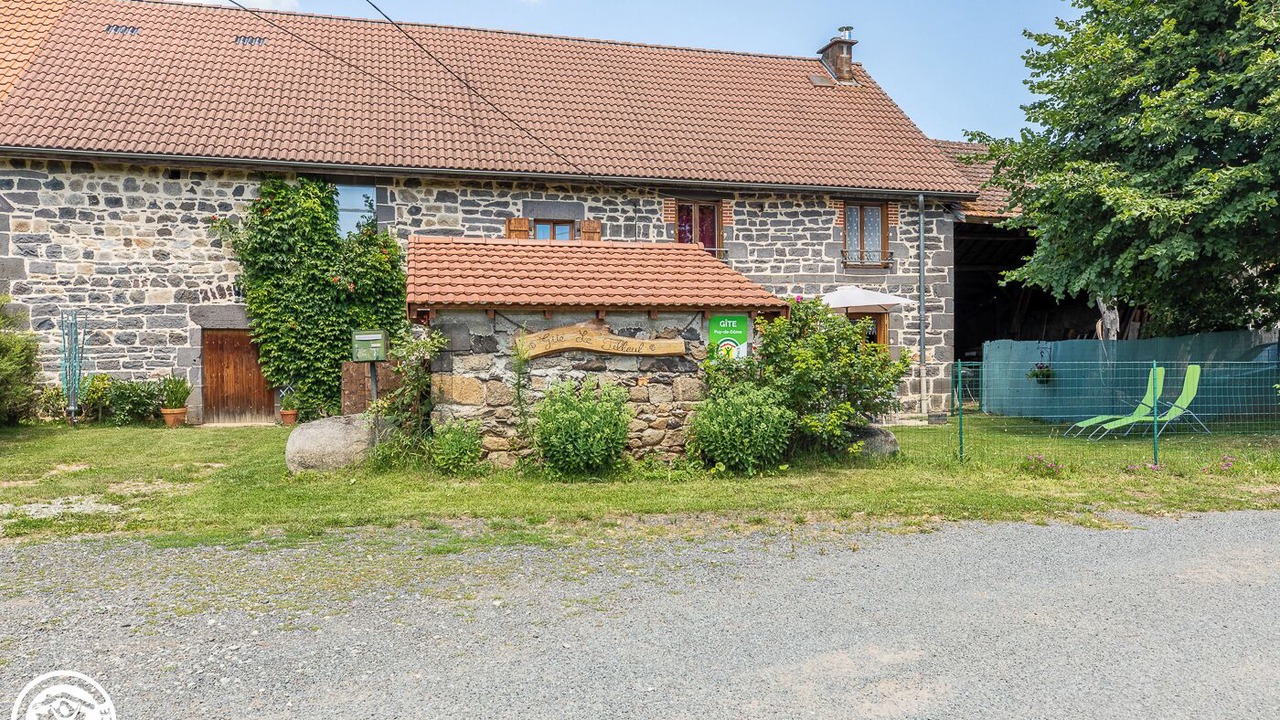 Photo of Outdoor in Charbonnieres-les-Varennes