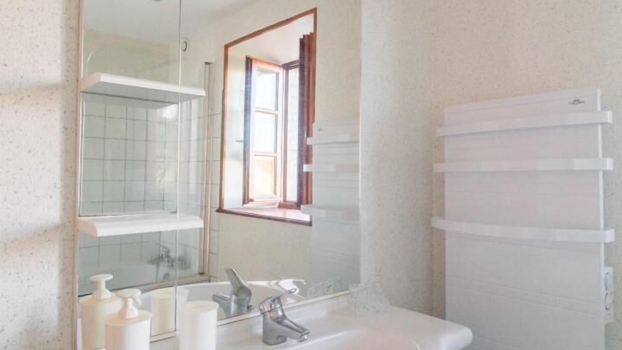 Photo of Bathroom in Echandelys