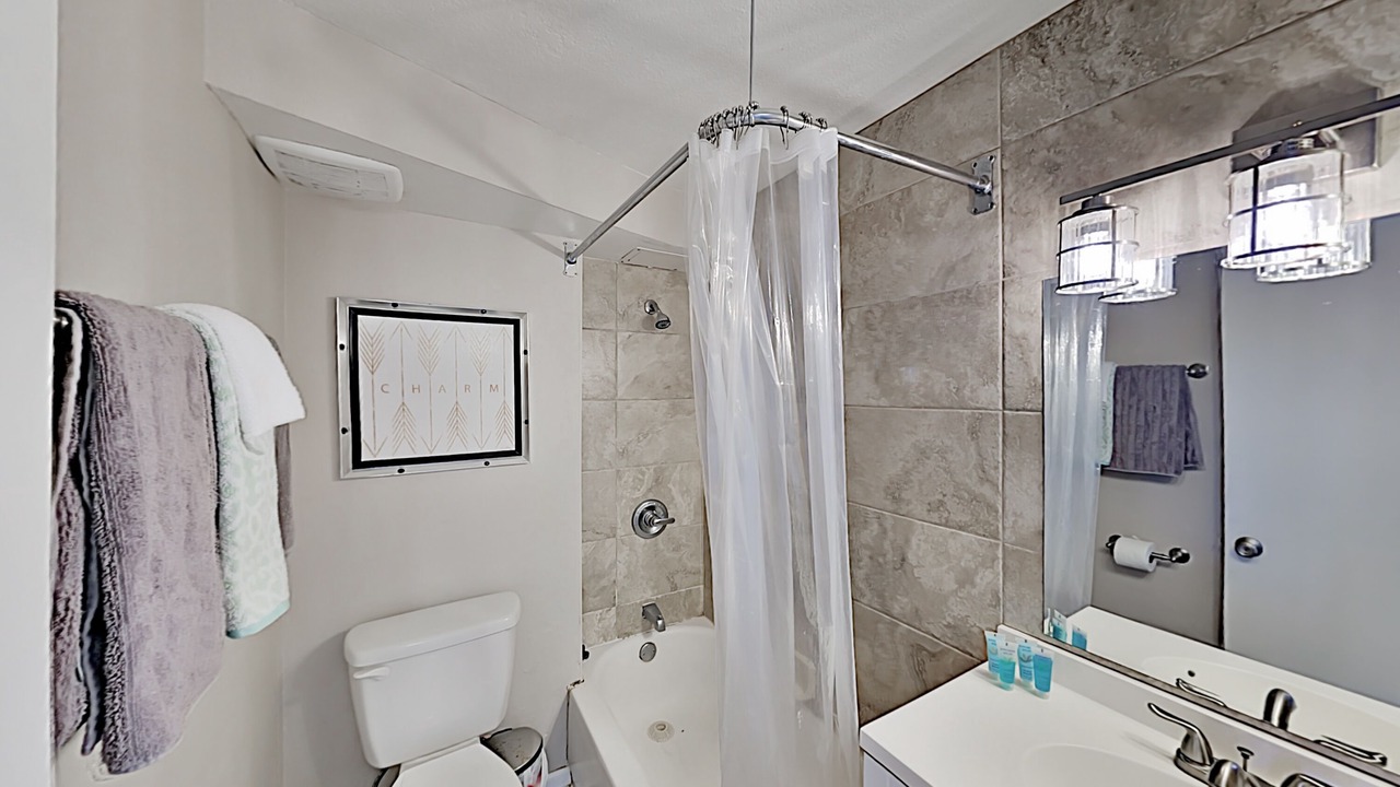 Photo of Bathroom in McCully - Moiliili